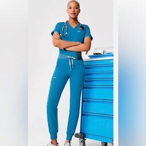 FIGS Extreme Blue Jogger Scrub Set